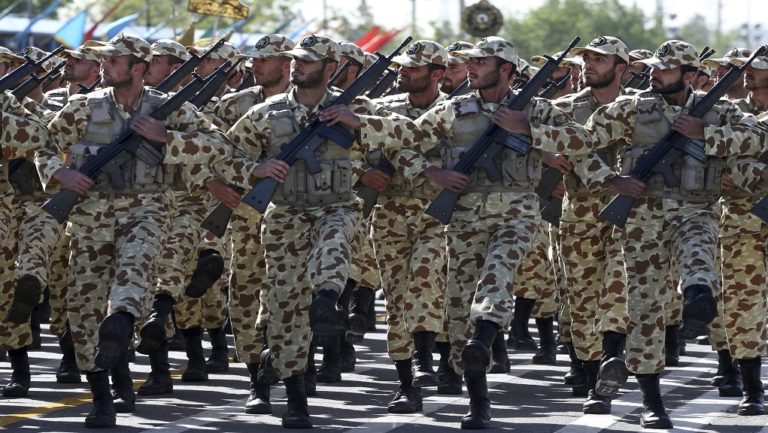 Ιράν: Στρατός σε τρεις επαρχίες – “Πυρά” κατά ΟΗΕ και Δύσης