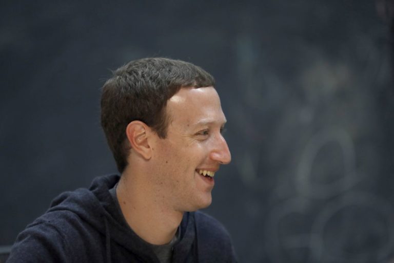Ο Ζάκερμπεργκ υπόσχεται ένα «βελτιωμένο» Facebook για το 2018