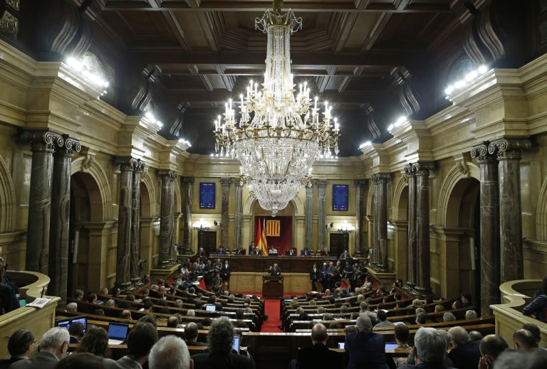 Πρώτη συνεδρίαση του κοινοβουλίου της Καταλονίας μετά την κρίση