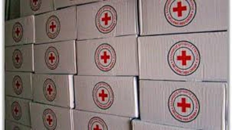 Δράση για τη στήριξη των ευπαθών ομάδων του πληθυσμού από τον Ερυθρό Σταυρό στη Θεσσαλονίκη.
