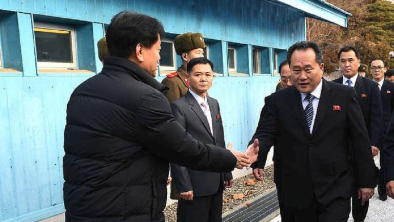 Συνομιλίες μεταξύ Βόρειας και Νότιας Κορέας για εκτόνωση της έντασης