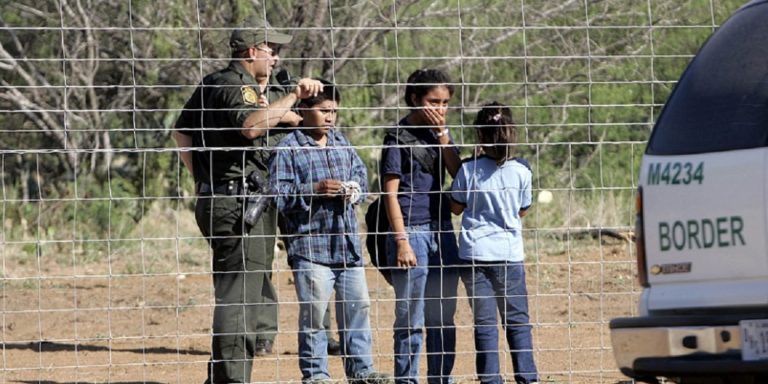 ΗΠΑ: Προσέγγιση Ρεπουμπλικάνων & Δημοκρατικών για το μεταναστευτικό