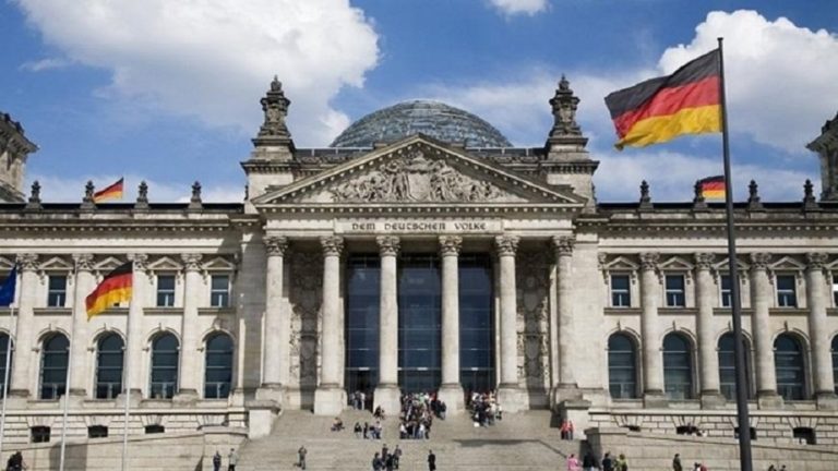 Γερμανία: Όχι από τη Die Linke στον ακροδεξιό Πέτερ Μπέρινγκερ