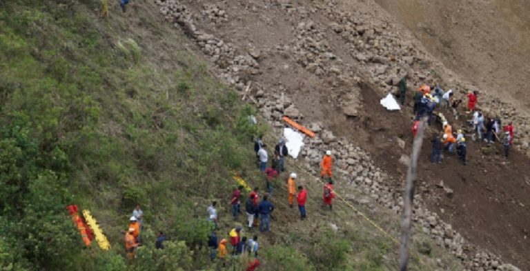 Πολύνεκρη τραγωδία στην Κολομβία από κατολίσθηση βράχων