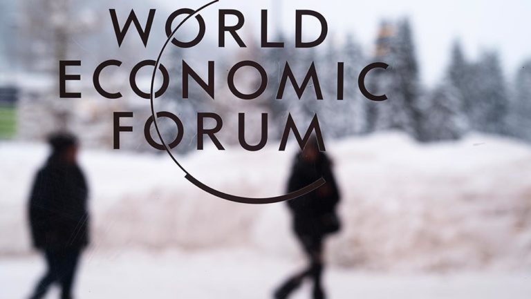 Στο Παγκόσμιο Οικονομικό Φόρουμ του Νταβός ο πρωθυπουργός (video)
