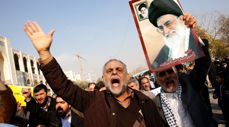 Συνεχίζονται οι φιλοκυβερνητικές διαδηλώσεις στο Ιράν