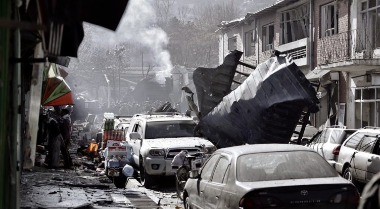 Πολύνεκρη έκρηξη στην διπλωματική περιοχή της Καμπούλ (video)