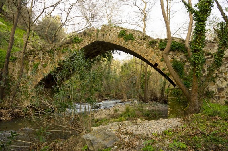 Κατέρρευσε ιστορικό γεφύρι στο Κακοδίκι Σελίνου