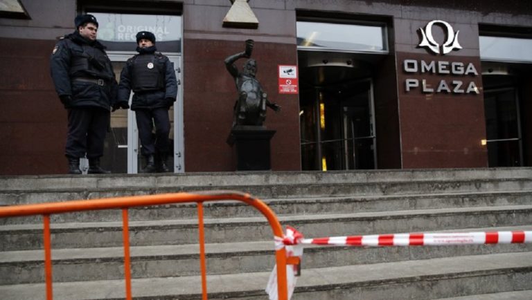 Εισβολή στα γραφεία του ηγέτη της αντιπολίτευσης Ναβάλνι στη Μόσχα