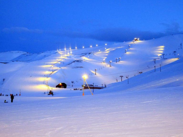 Θρήνος στη Βέροια: 22χρονος σκοτώθηκε κάνοντας νυχτερινό σκι