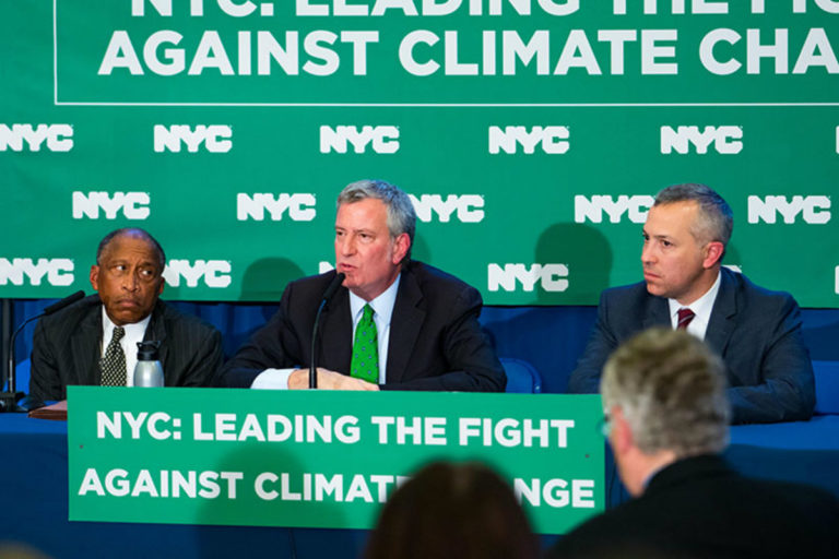 Η Νέα Υόρκη μηνύει πέντε πετρελαϊκές εταιρίες για τη συμβολή τους στην κλιματική αλλαγή