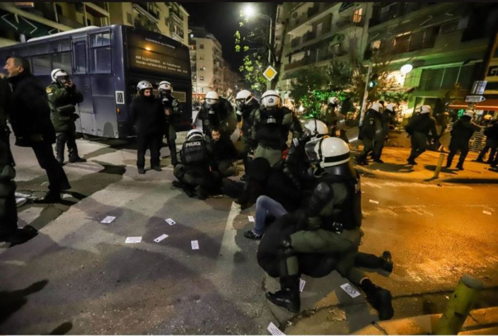 Πέντε συλλήψεις για τα επεισόδια χθες στη Θεσσαλονίκη