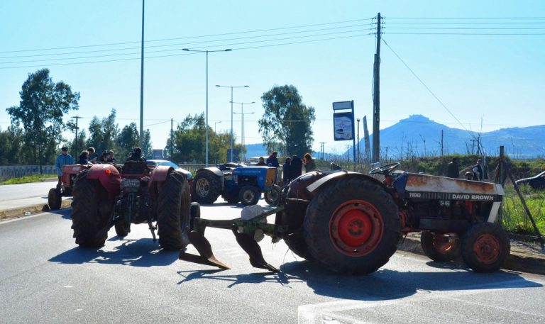 Καθ’ οδόν για Νίκαια τα θεσσαλικά τρακτέρ