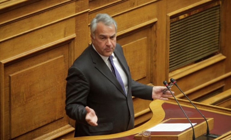 Σφοδρή αντιπαράθεση στη Βουλή για το Μακεδονικό-Πυρά Βορίδη στους βουλευτές των ΑΝΕΛ