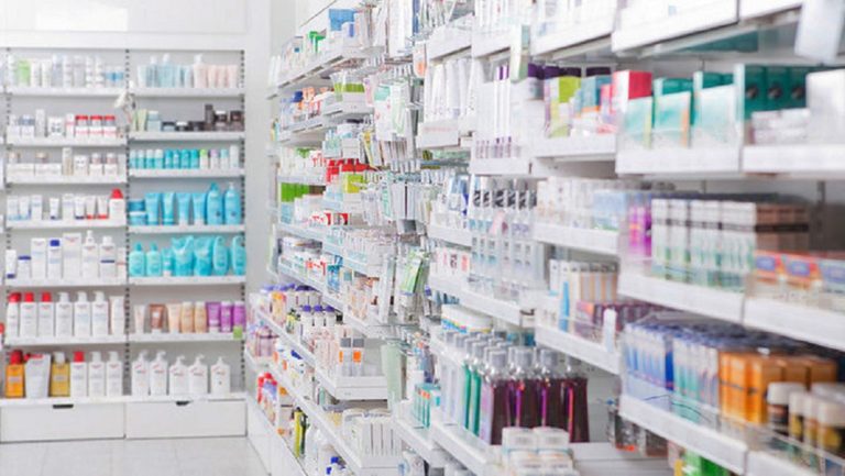 Α. Ξανθός: Βάλαμε ρυθμίσεις στο ωράριο των φαρμακείων – Αντίθετος ο ΠΦΣ