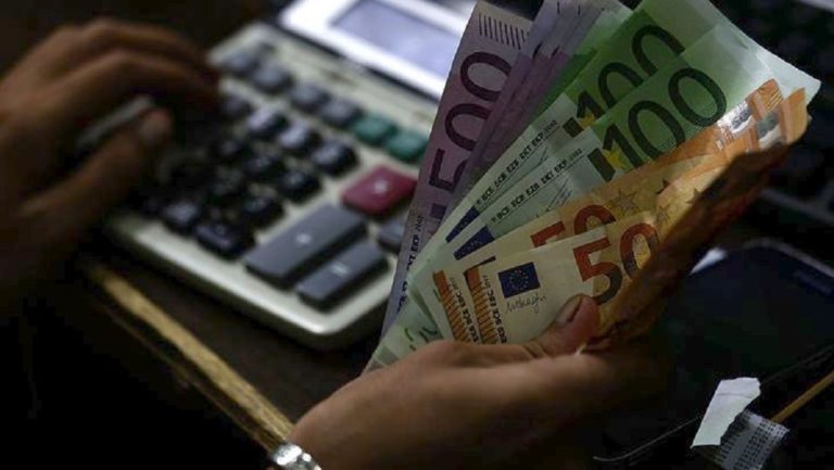 ΑΑΔΕ: Εξόφληση οφειλών με πιστωτικές-προπληρωμένες-χρεωστικές κάρτες