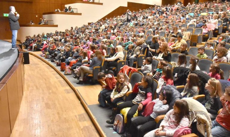 Δήμος Νεάπολης Συκεών: Οι αυριανοί θεατρόφιλοι εκπαιδεύονται