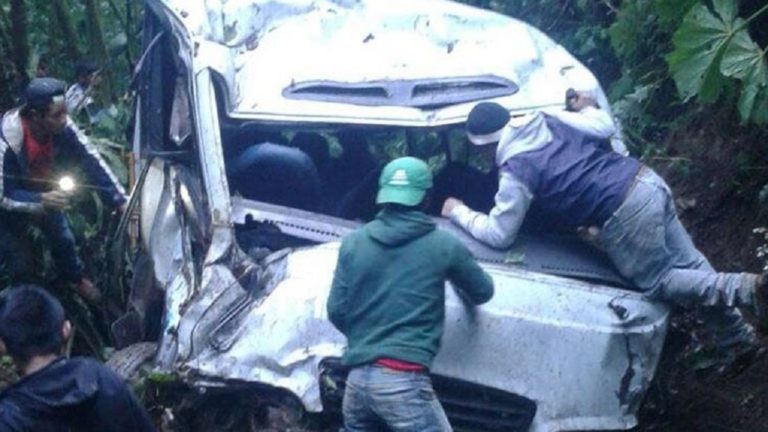 Γουατεμάλα: 8 νεκροί και 15 τραυματίες από πτώση λεωφορείου σε ρεματιά