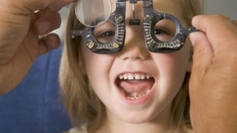 ΕΟΠΥΥ: Αλλάζει το σύστημα για τα γυαλιά οράσεως-Τι πρέπει να γνωρίζουν οι ασφαλισμένοι (video)