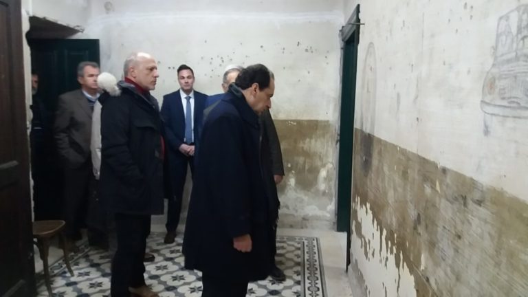 Ο Χρήστος Σπίρτζης στα υπόγεια ιστορικής μνήμης του Δικαστηρίου Τρίπολης