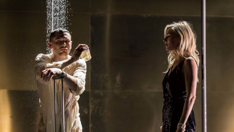 Η «Λυσσασμένη γάτα» από το Apollo Theatre του Λονδίνου στο Μέγαρο