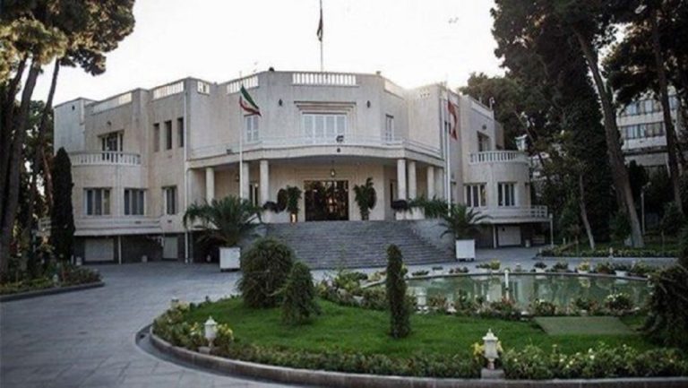 Ιράν: Πυροβολήθηκε εισβολέας έξω από το γραφείο του προέδρου