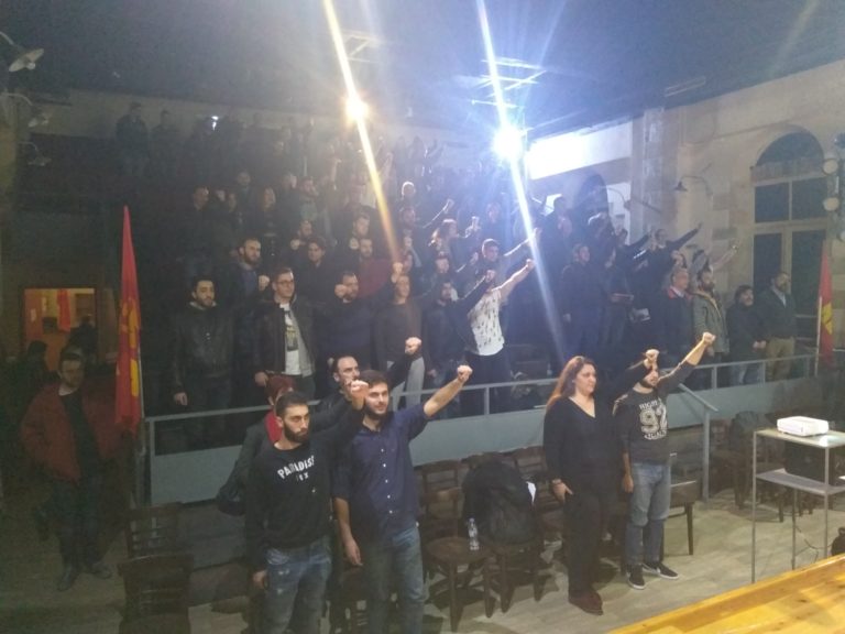Με επιτυχία πραγματοποιήθηκε η πολιτική εκδήλωση της ΚΝΕ στα Χανιά (φωτο – βίντεο)