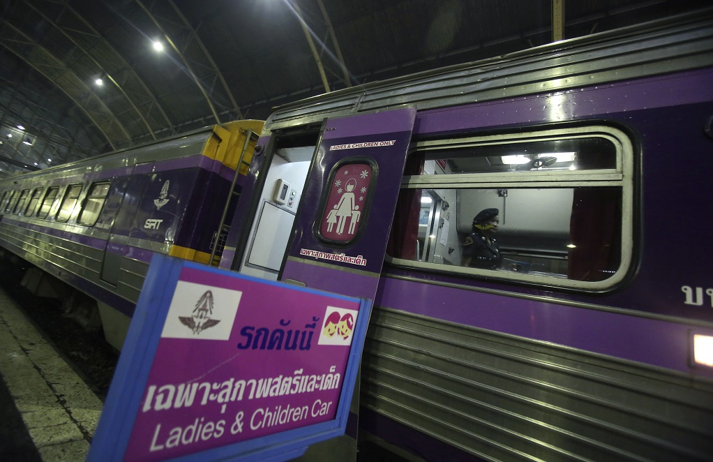 Θανατηφόρα «σέλφι» στις ράγες του τρένου της Μπανγκόκ
