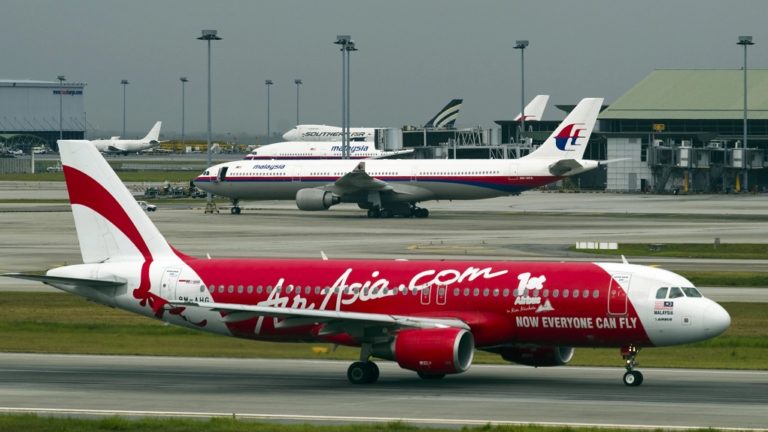 Αναγκαστική προσγείωση αεροσκάφους της AirAsia στην Οκινάουα