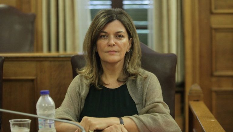 Έντονη δυσαρέσκεια Τσίπρα για την Αντωνοπούλου που δηλώνει ότι βρίσκεται στη διάθεση του πρωθυπουργού (video)