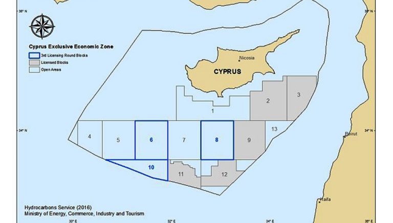 Κύπρος: Τουρκικά πολεμικά πλοία παρεμπόδισαν τον πλουν γεωτρύπανου (video)