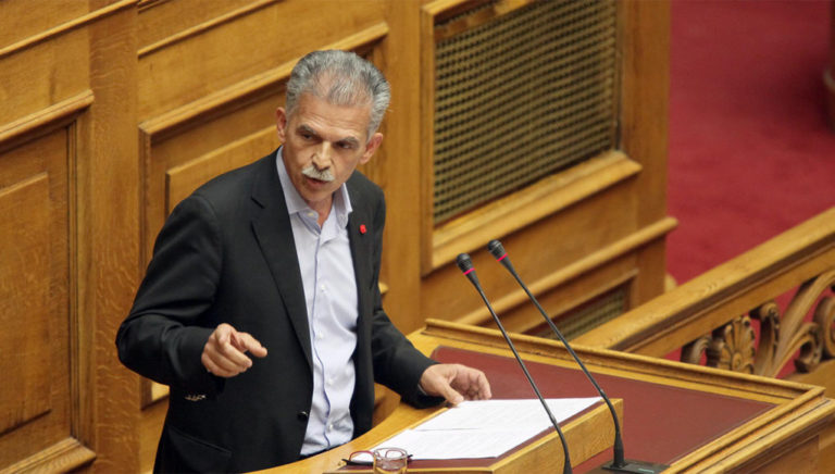 Σπ. Δανέλλης: «Απώλεια εσόδων 600 εκατ. ευρώ ετησίως από το λαθρεμπόριο καπνικών προϊόντων»