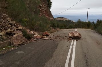Κατολισθήσεις προκαλούν σοβαρά προβλήματα…