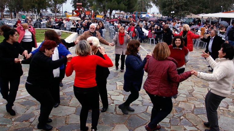 Οι Έλληνες γιόρτασαν τα Κούλουμα – Έθιμα και παραδόσεις (video)