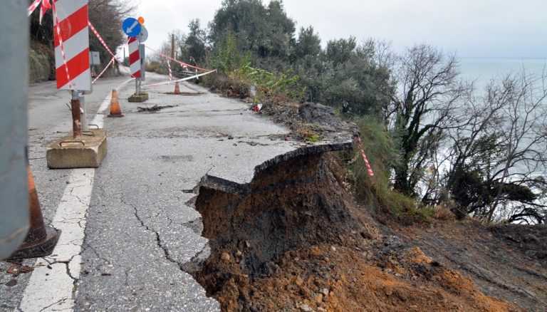 Ενισχύσεις 1,9 εκατ. ευρώ σε δήμους για έργα υποδομών