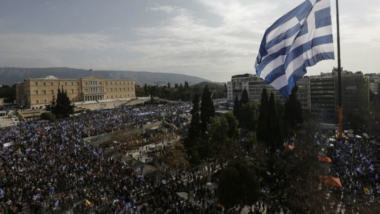 ΠΓΔΜ: Ηρεμία και προσήλωση στην εξεύρεση λύσης