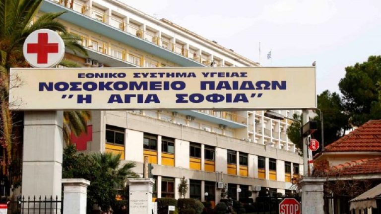 Μητέρα άρπαξε το μωρό της μέσα από το νοσοκομείο όπου νοσηλευόταν