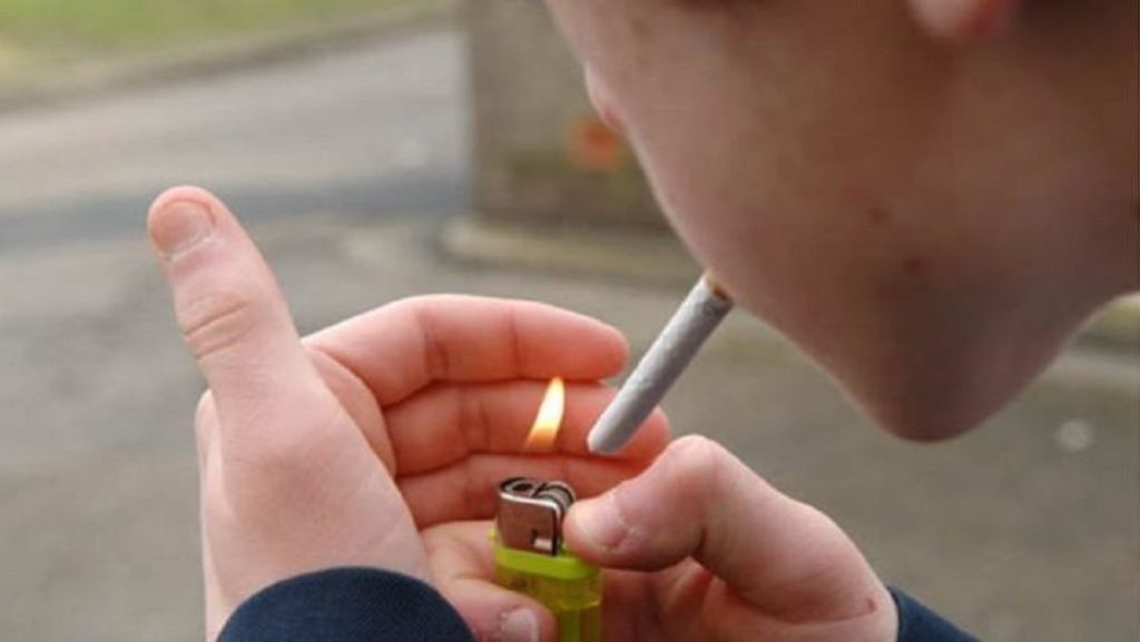 Κομοτηνή: Μαθητές καπνιστές από τα 14 έτη