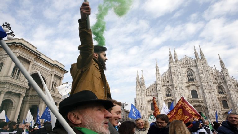 Ιταλία: Οι αναποφάσιστοι -Τα κρούσματα βίας-Τα μετεκλογικά σενάρια