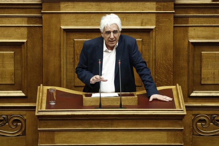 Παρασκευόπουλος: Εφαρμόζουμε με ιερή προσήλωση το Σύνταγμα και τη νομοθεσία (audio)