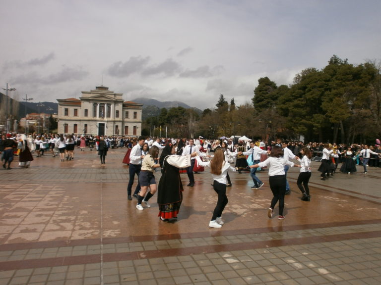 Οι σχολικοί χοροί της Τρίπολης
