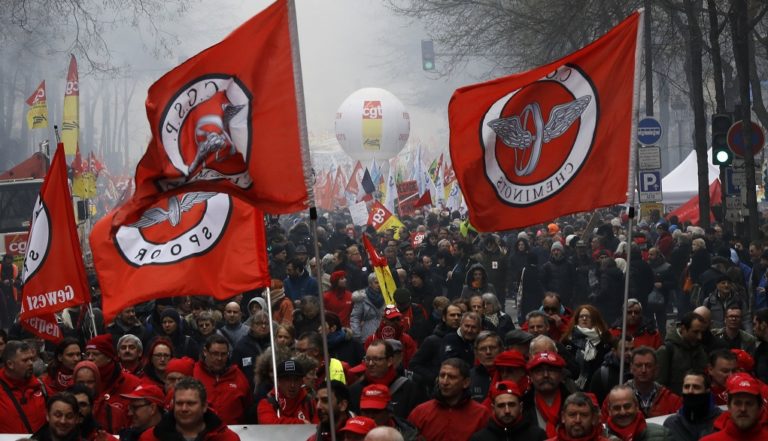 Απεργιακές κινητοποιήσεις και διαδηλώσεις στη Γαλλία κατά των μεταρρυθμίσεων Μακρόν