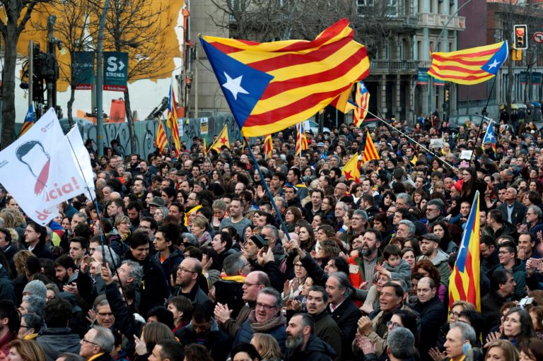 Ισπανία: Παραδοχή των μυστικών υπηρεσιών ότι κατασκόπευαν τους Καταλανούς αυτονομιστές