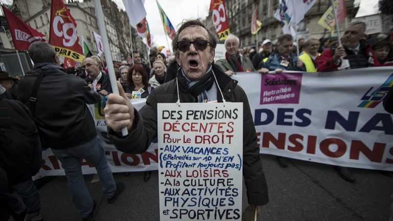 Γαλλία: Απεργιακές κινητοποιήσεις στα τρένα-Χιλιάδες συνταξιούχοι στους δρόμους