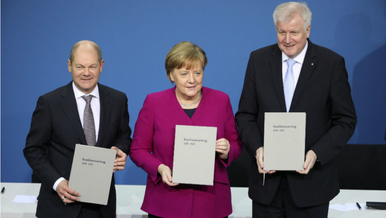 Α. Μέρκελ: Υπέρ του Συμφώνου Σταθερότητας και κατά της κοινοτικοποίησης των χρεών