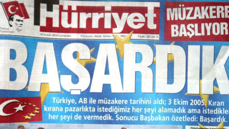 Τουρκία: O φιλοκυβερνητικός όμιλος Demiroren αγοράζει μεταξύ άλλων τη Χουριέτ και το CNN Turk