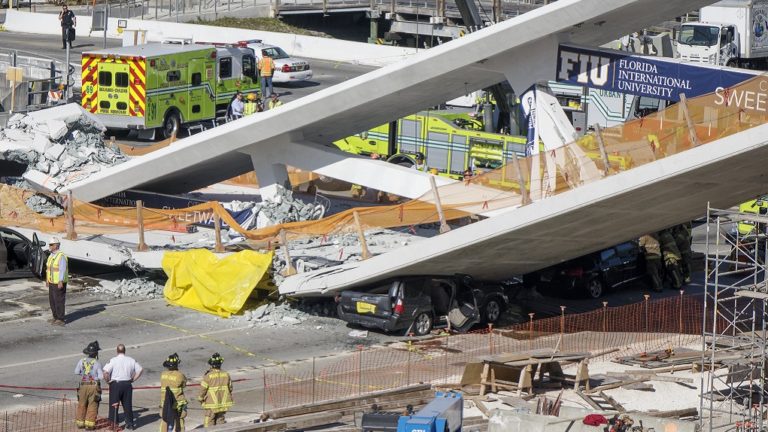 Φλόριντα: Τουλάχιστον έξι οι νεκροί από την πτώση πεζογέφυρας