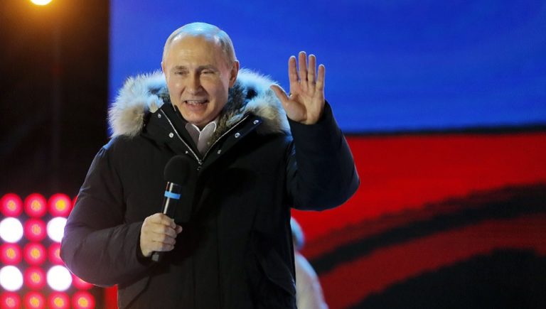Με 76,67% επανεκλέγεται ο Πούτιν-Για έξι ακόμα χρόνια στο τιμόνι της Ρωσίας (video)