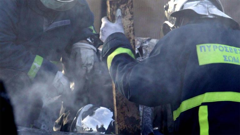 Κάτω Πατήσια: Πυρπολήθηκαν αυτοκίνητα και μηχανές