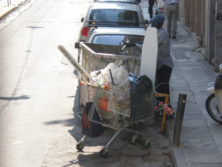 Μέτρα για τις κλοπές ανακυκλώσιμων υλικών ζητά ο Γ. Μπουτάρης